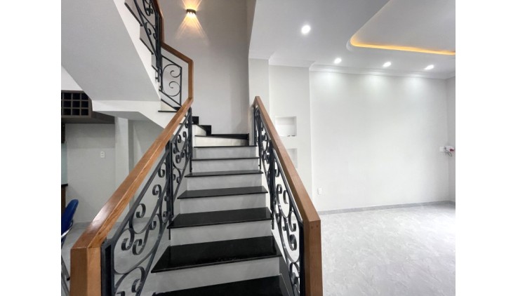 Bán Nhà Hẻm Xe Hơi 4 Tầng 70m2_4.2x17m Gần Phạm Văn Đồng Hiệp Bình Chánh Thủ Đức Chỉ 7,9 tỷ